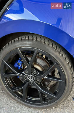 Хэтчбек Volkswagen Golf R 2022 в 