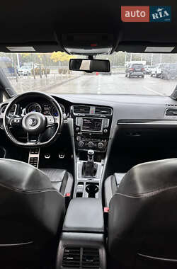 Хэтчбек Volkswagen Golf R 2015 в 