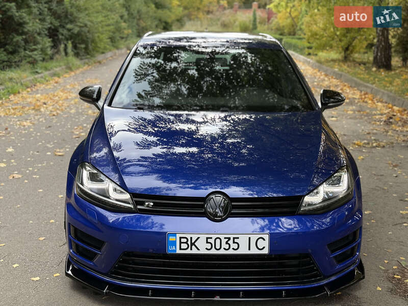 Хэтчбек Volkswagen Golf R 2015 в Ровно