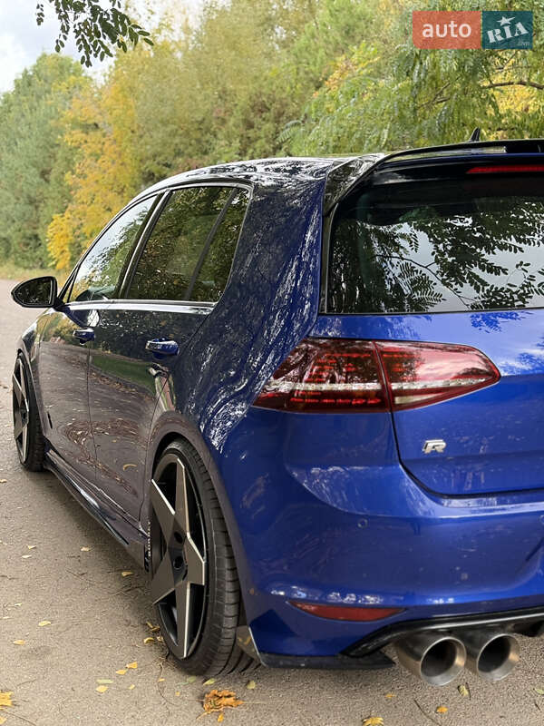 Хэтчбек Volkswagen Golf R 2015 в Ровно