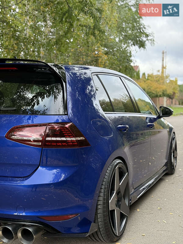 Хэтчбек Volkswagen Golf R 2015 в Ровно