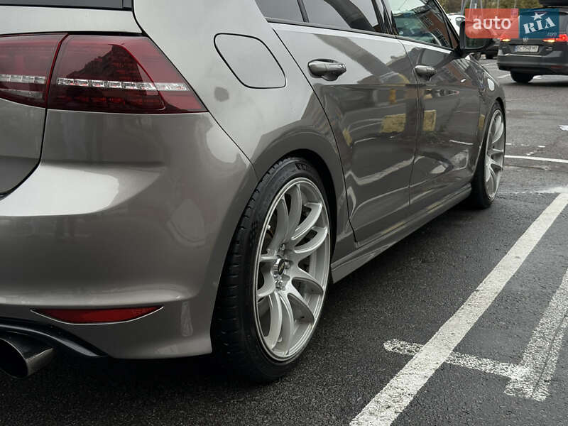 Хэтчбек Volkswagen Golf R 2014 в Львове фото 12 Хэтчбек Volkswagen Golf R 2014 в Львове