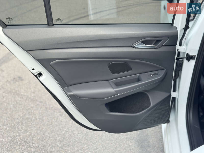 Хетчбек Volkswagen Golf R 2023 в Києві