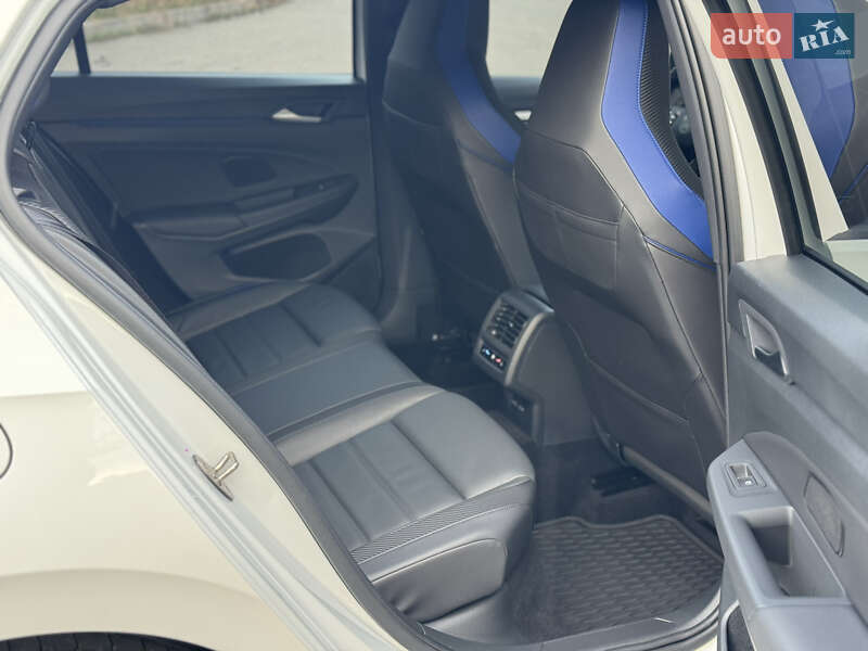 Хетчбек Volkswagen Golf R 2023 в Києві