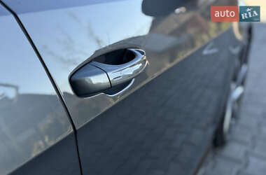 Хэтчбек Volkswagen Golf R 2017 в 