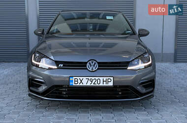 Хэтчбек Volkswagen Golf R 2017 в 