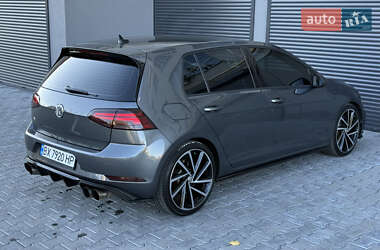 Хэтчбек Volkswagen Golf R 2017 в 