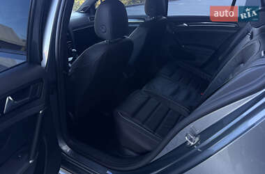 Хэтчбек Volkswagen Golf R 2017 в 
