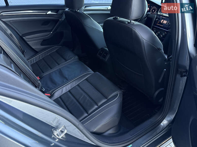 Хэтчбек Volkswagen Golf R 2017 в Хмельницком фото 101 Хэтчбек Volkswagen Golf R 2017 в Хмельницком