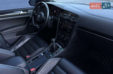 Хэтчбек Volkswagen Golf R 2017 в 