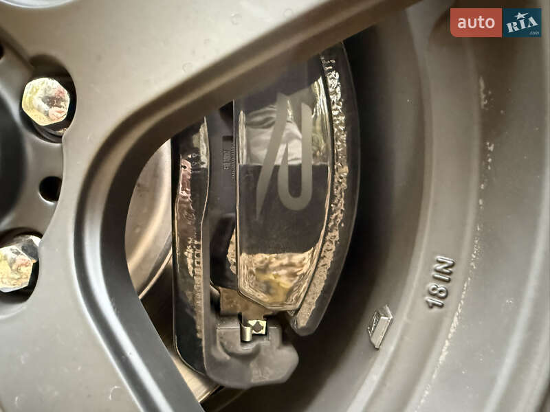 Хетчбек Volkswagen Golf R 2017 в Києві