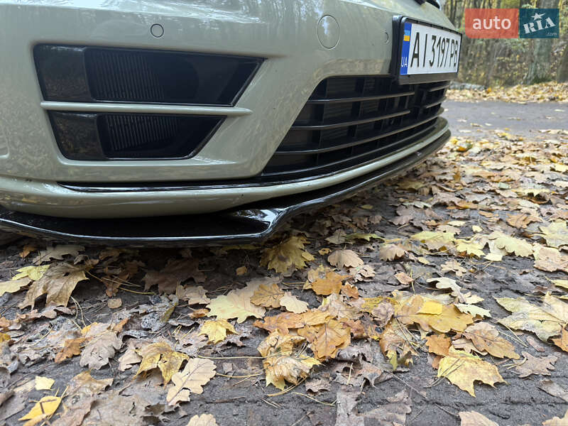 Хетчбек Volkswagen Golf R 2017 в Києві