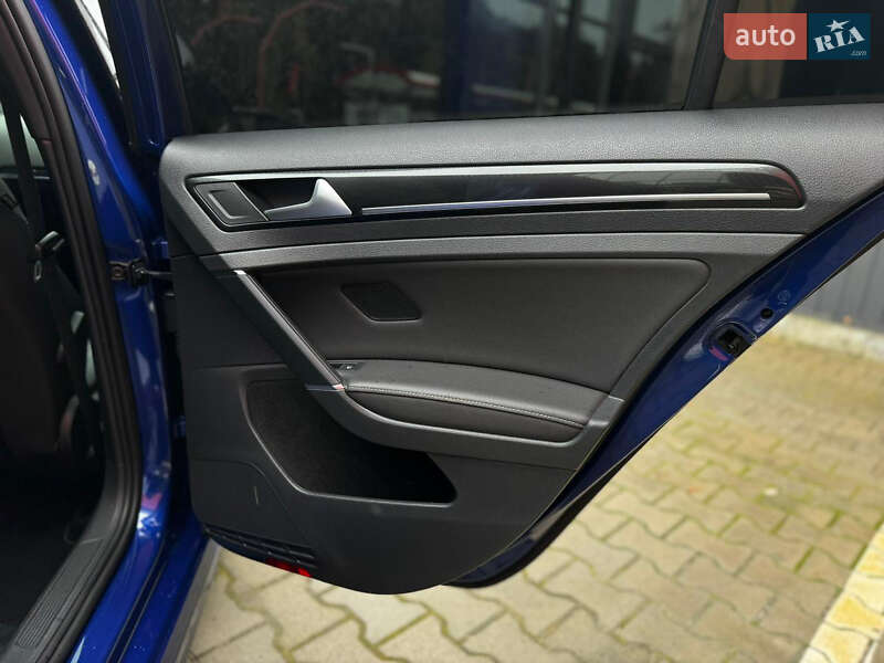 Хэтчбек Volkswagen Golf R 2014 в Киеве фото 70 Хэтчбек Volkswagen Golf R 2014 в Киеве