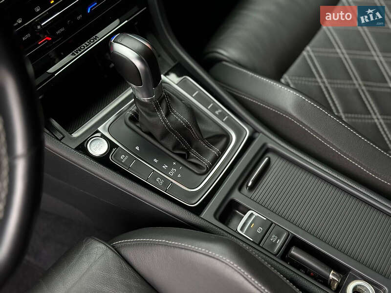 Хэтчбек Volkswagen Golf R 2014 в Киеве фото 79 Хэтчбек Volkswagen Golf R 2014 в Киеве