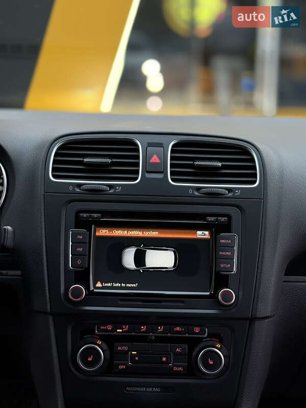 Хэтчбек Volkswagen Golf R 2010 в Киеве