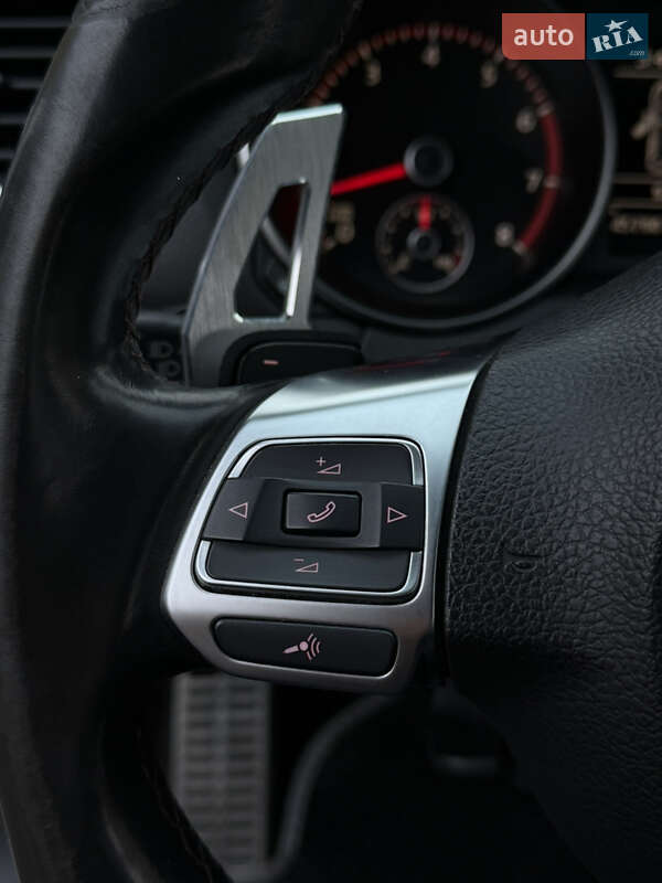 Хэтчбек Volkswagen Golf R 2010 в Киеве