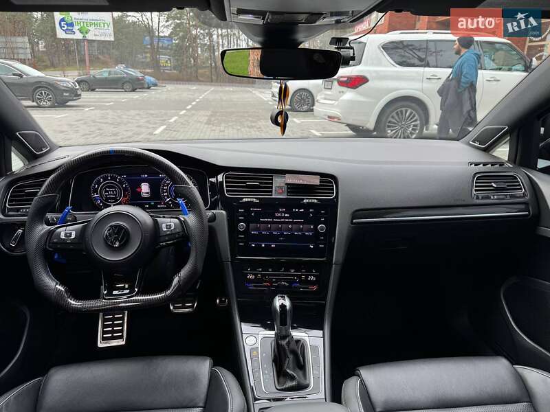 Хэтчбек Volkswagen Golf R 2019 в Киеве