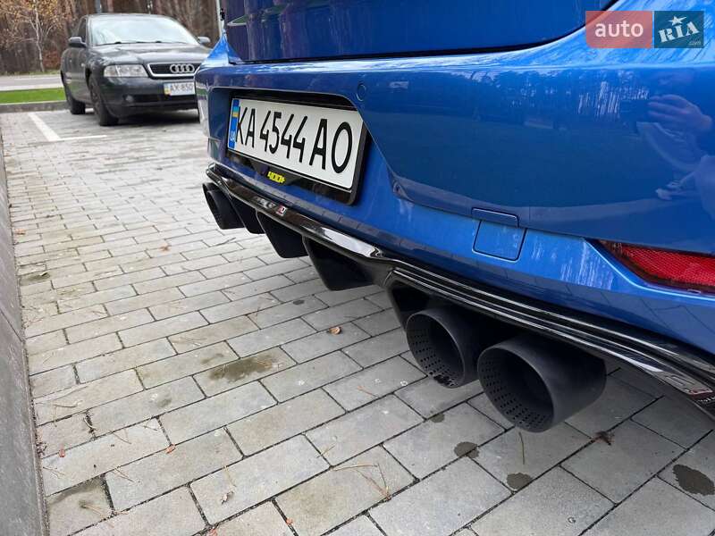 Хэтчбек Volkswagen Golf R 2019 в Киеве