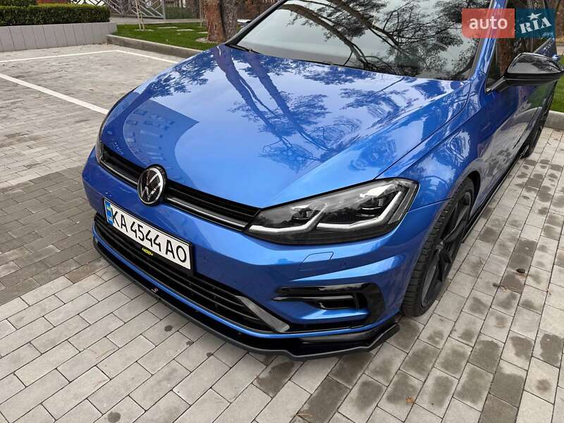 Хэтчбек Volkswagen Golf R 2019 в Киеве