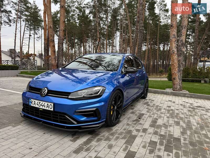 Хэтчбек Volkswagen Golf R 2019 в Киеве
