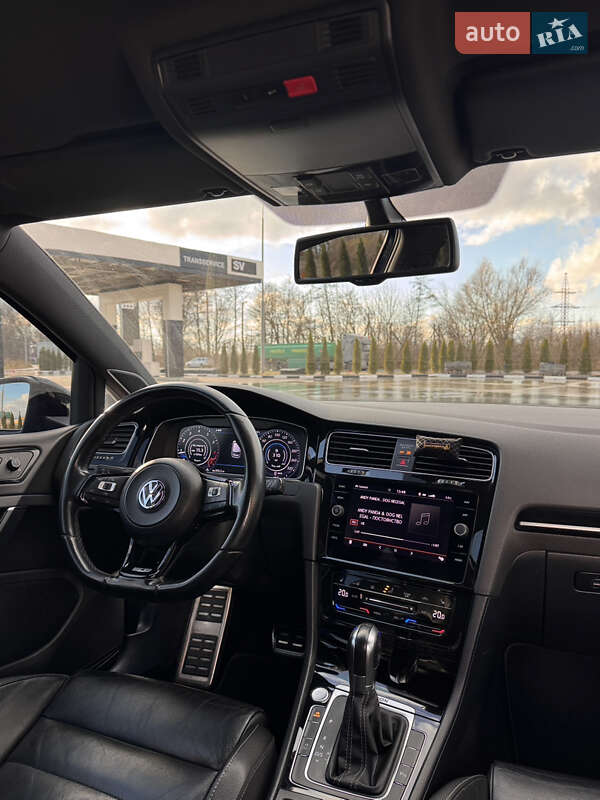 Хэтчбек Volkswagen Golf R 2015 в Житомире