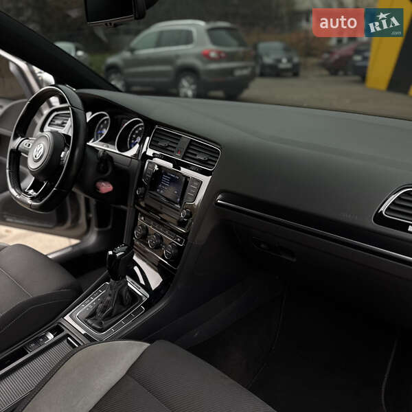 Хетчбек Volkswagen Golf R 2014 в Києві