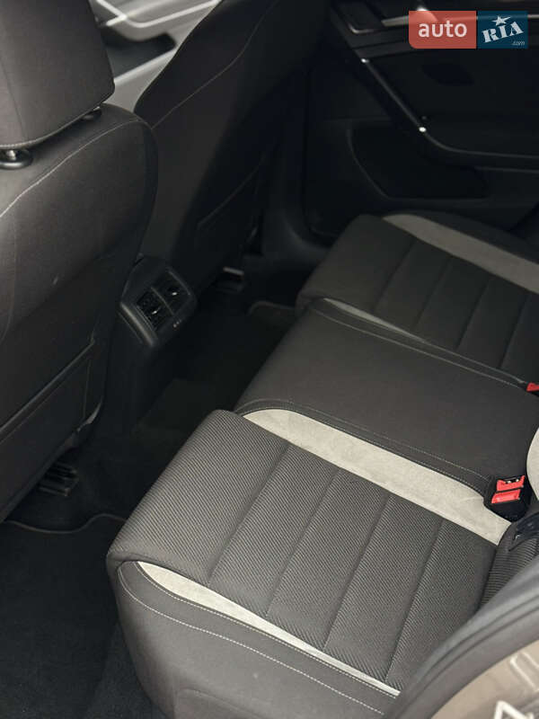 Хетчбек Volkswagen Golf R 2014 в Києві