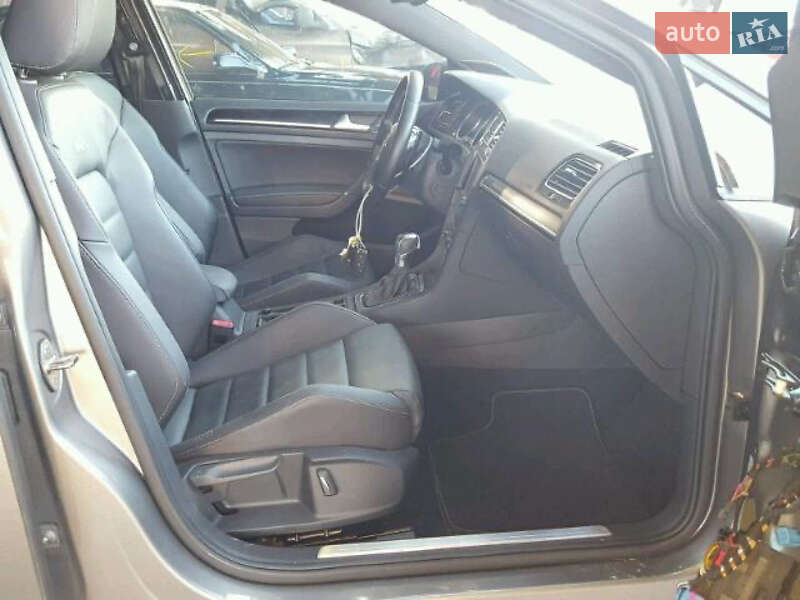 Хетчбек Volkswagen Golf R 2015 в Києві