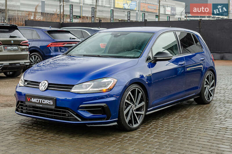 Хэтчбек Volkswagen Golf R 2019 в Киеве