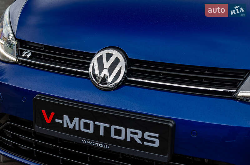 Хэтчбек Volkswagen Golf R 2019 в Киеве