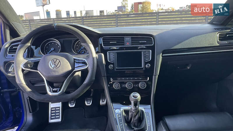 Хэтчбек Volkswagen Golf R 2016 в Мукачево