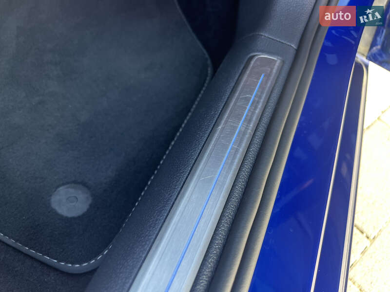 Хэтчбек Volkswagen Golf R 2016 в Мукачево