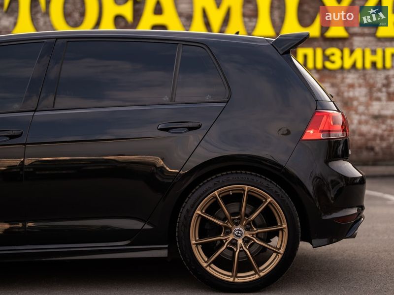 Хэтчбек Volkswagen Golf R 2016 в Днепре