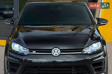 Хэтчбек Volkswagen Golf R 2016 в Киеве