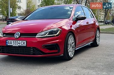 Хэтчбек Volkswagen Golf R 2019 в Киеве