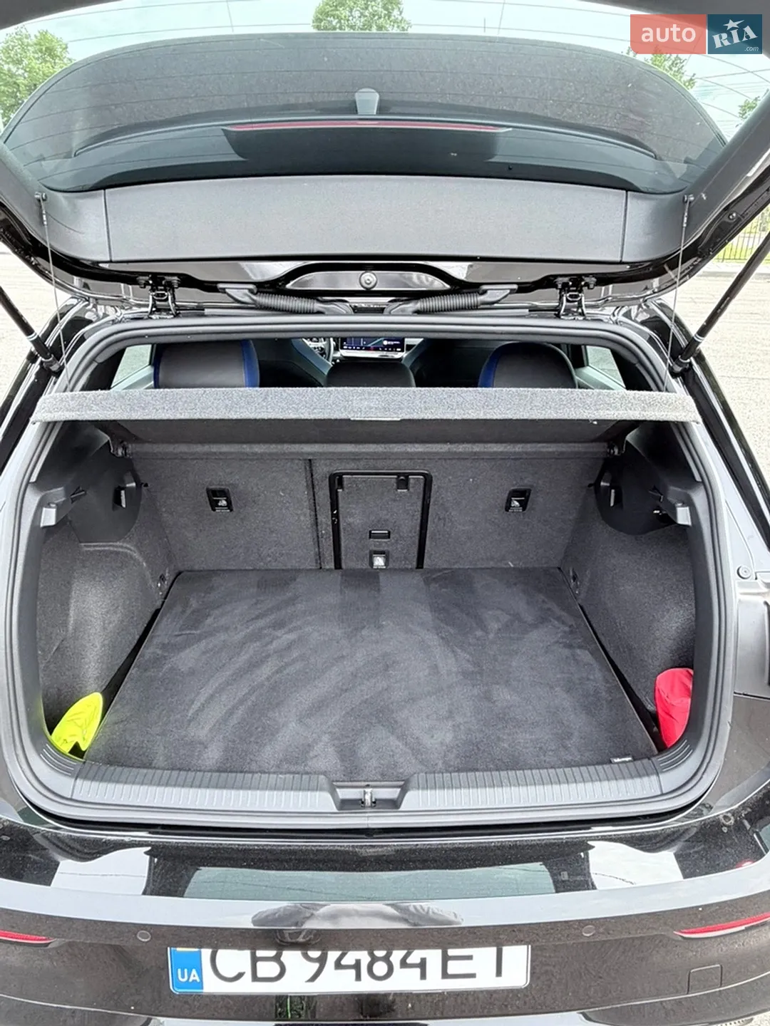 Volkswagen Golf R 2025 VIN WVWFB7CD4SW210886 фото оголошення 12 з 25