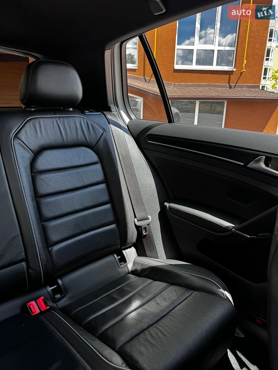 2017 Volkswagen Golf R - мініатюра 3