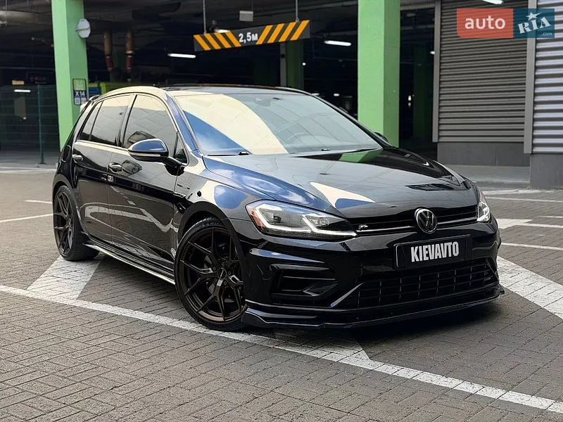 Volkswagen Golf R