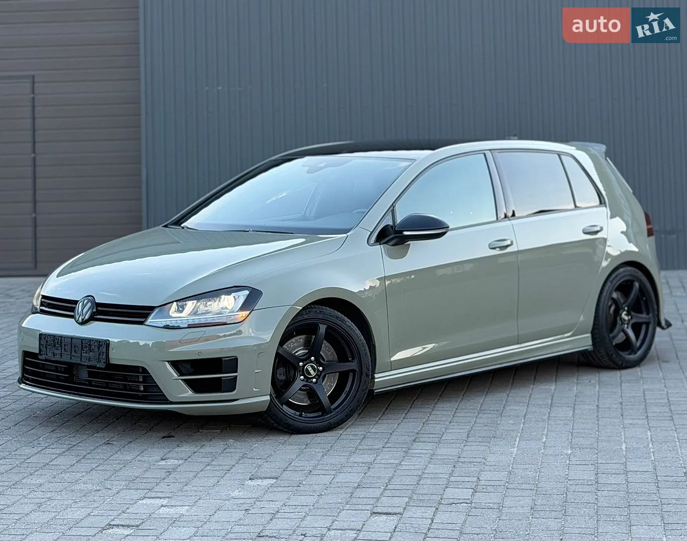 2017 Volkswagen Golf R - мініатюра 3