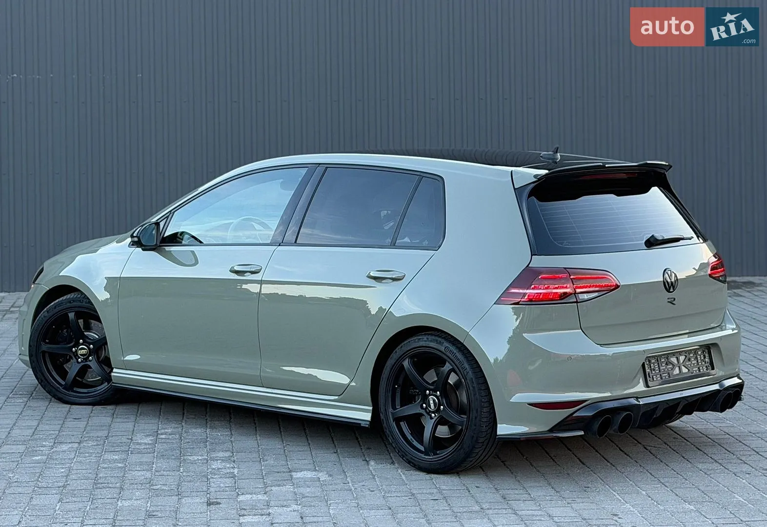 2017 Volkswagen Golf R - мініатюра 10
