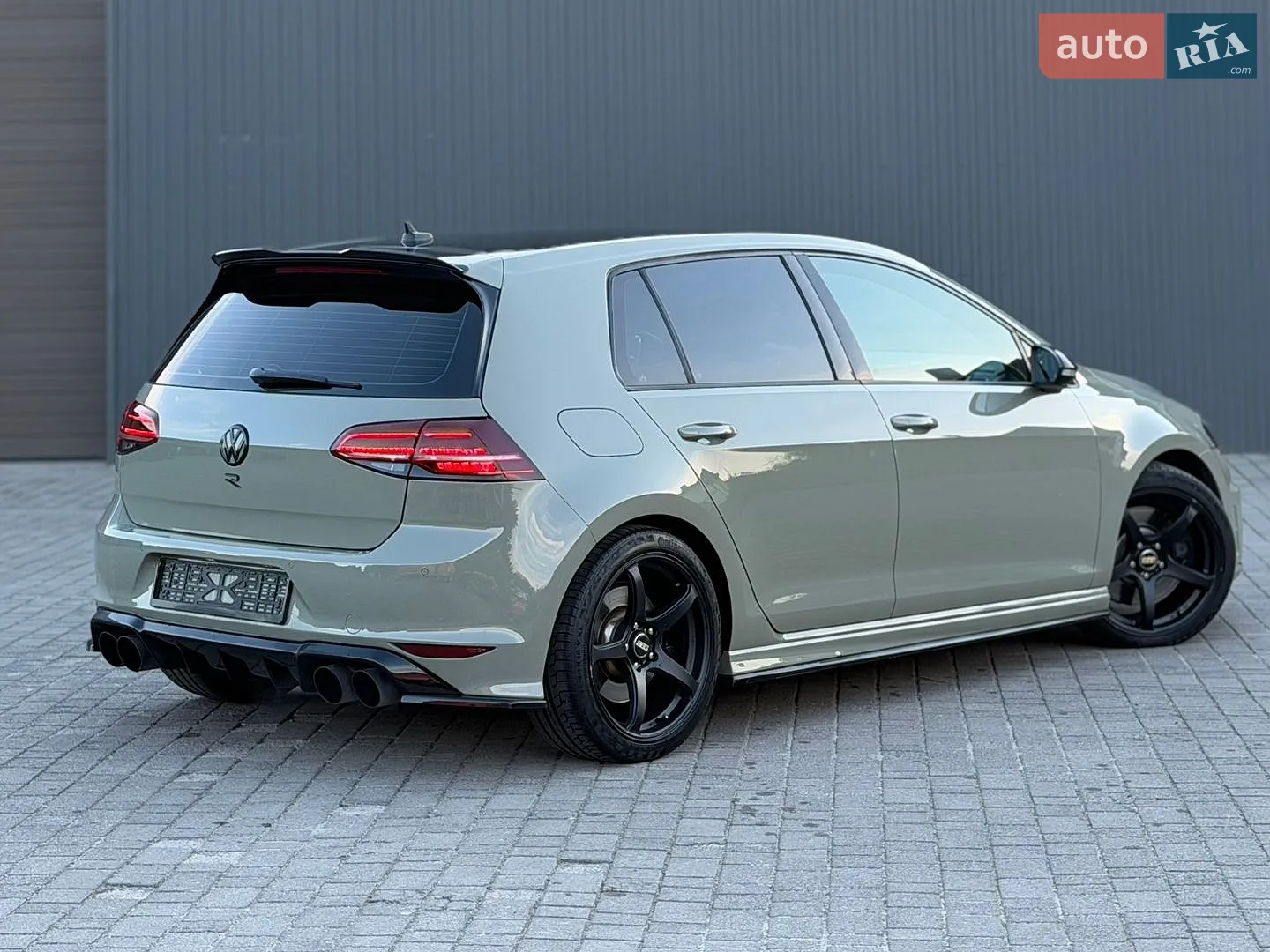 2017 Volkswagen Golf R - мініатюра 13