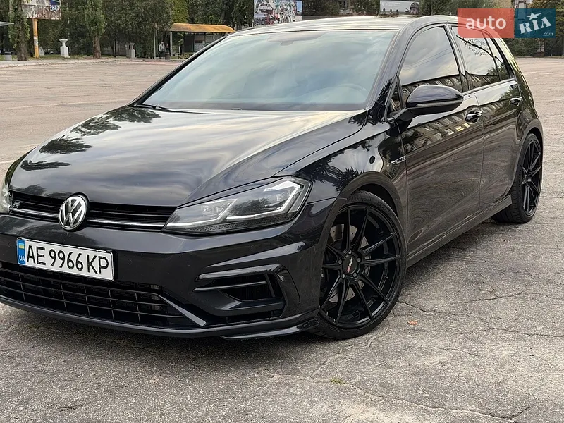 Volkswagen Golf R