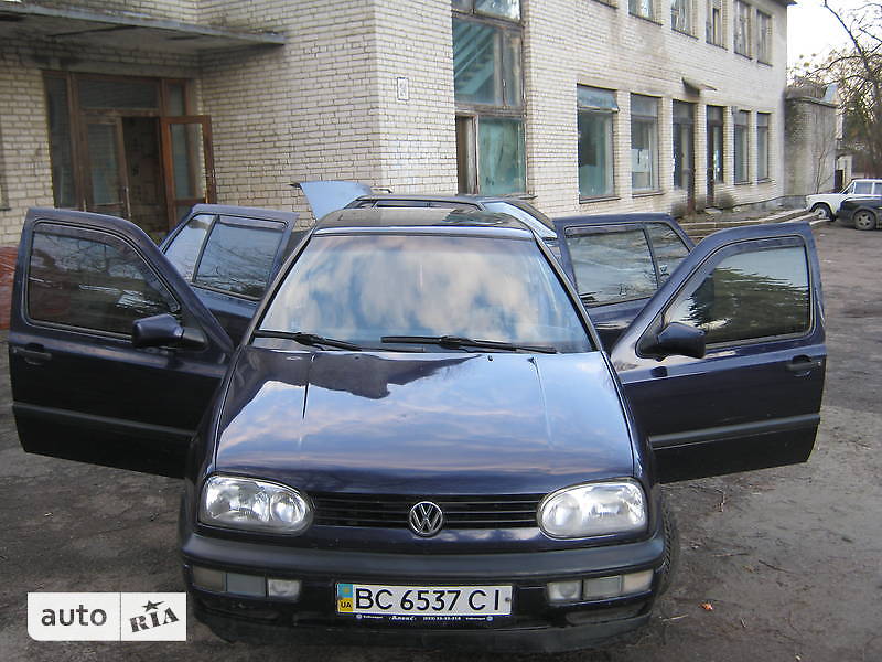 Хэтчбек Volkswagen Golf 1994 в Львове