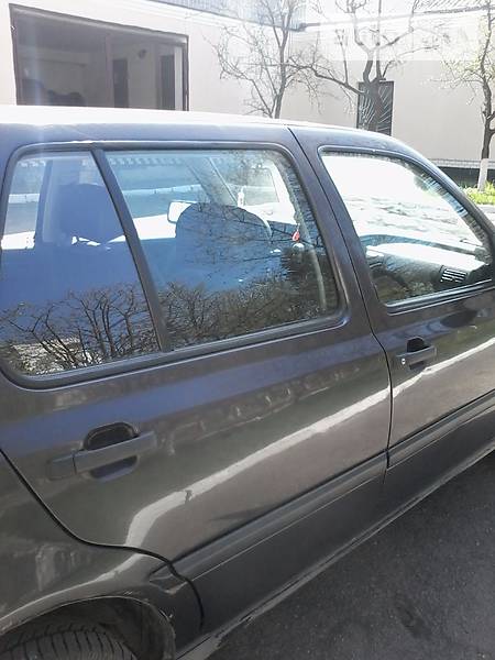 Хетчбек Volkswagen Golf 1993 в Золочеві