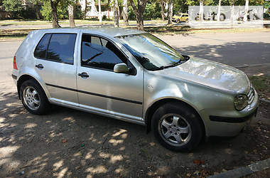 Хэтчбек Volkswagen Golf 2003 в Одессе