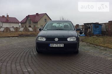 Хэтчбек Volkswagen Golf 1998 в Городке