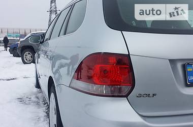 Універсал Volkswagen Golf 2012 в Чернівцях