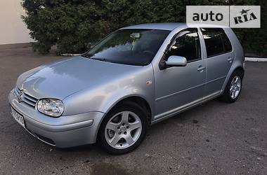 Хэтчбек Volkswagen Golf 2003 в 