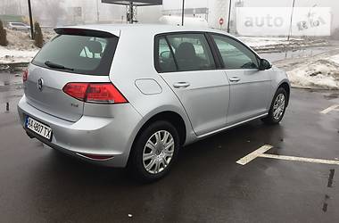 Хэтчбек Volkswagen Golf 2013 в Киеве