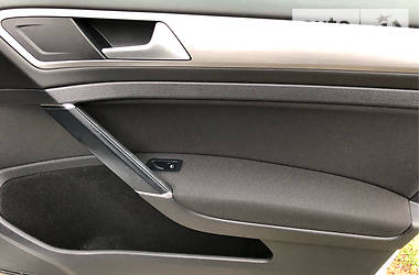 Універсал Volkswagen Golf 2014 в 